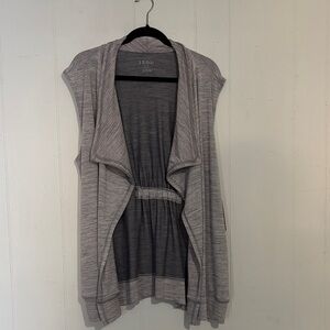 Izod Gray Sleeveless Cardigan